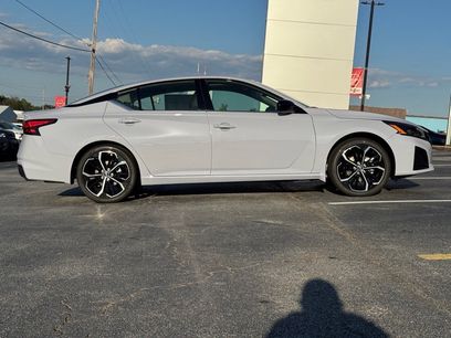 New 2025 Nissan Altima 2.5 SR w/ SR Premium Package