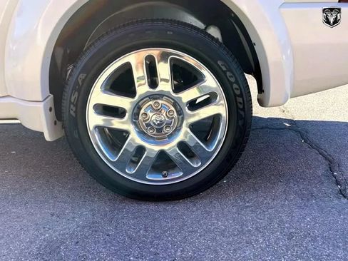 Used 2007 Dodge Nitro R/T RWD image 17