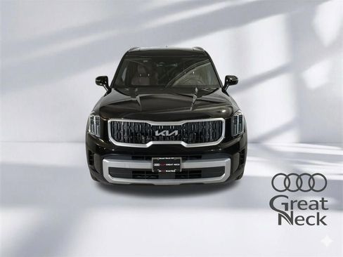 Used 2023 Kia Telluride EX w/ EX Captain's Chair Package image 19