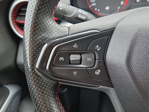 Used 2024 Chevrolet Trax RS FWD image 22
