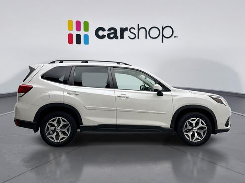 Used 2023 Subaru Forester Premium AWD/4WD image 6