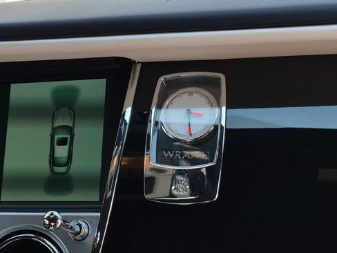 Used 2017 Rolls-Royce Wraith RWD image 35