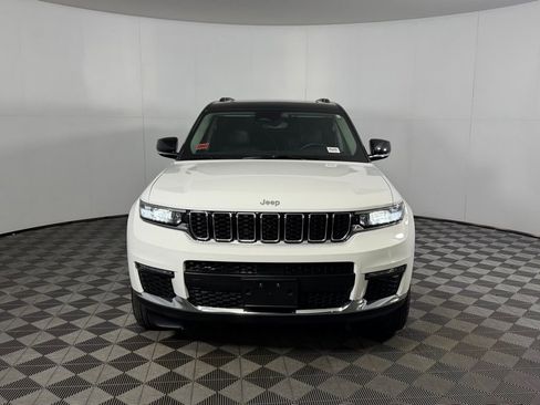 Used 2022 Jeep Grand Cherokee L Limited image 11