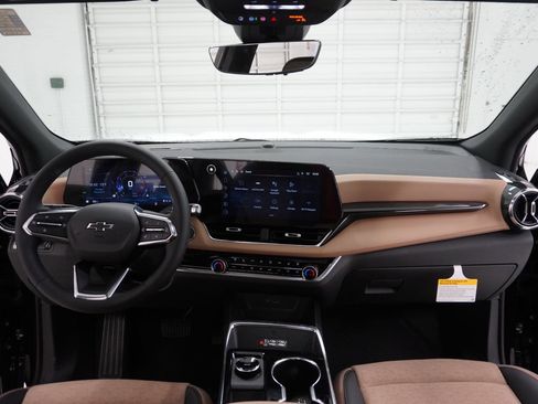 New 2026 Chevrolet Equinox ACTIV w/ Convenience Package III image 43