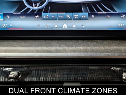 Used 2026 BMW X7 xDrive40i w/ Executive Package image 42