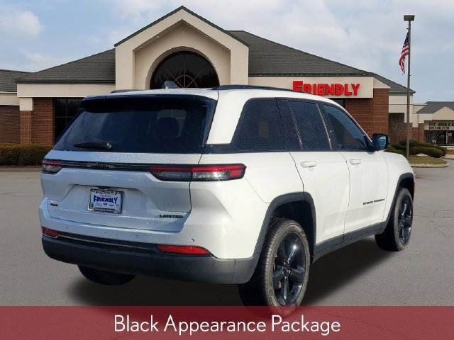 Used 2025 Jeep Grand Cherokee Limited w/ Black Appearance Package AWD/4WD image 4