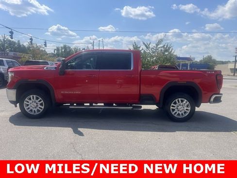 Used 2021 GMC Sierra 2500 SLE w/ SLE Value Package; image 3