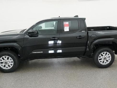 Used 2026 Toyota Tacoma SR5 AWD/4WD image 6