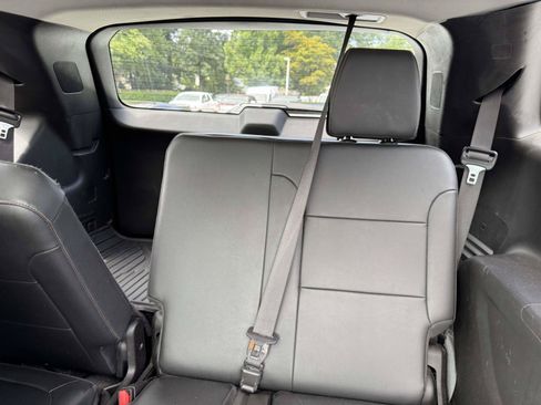 Used 2019 Chevrolet Traverse LT w/ LT Premium Package AWD/4WD image 9