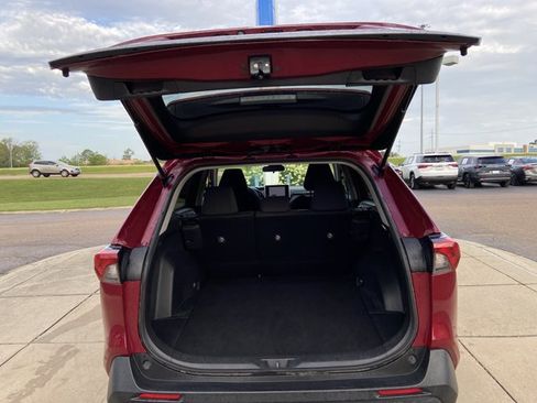 Used 2023 Toyota RAV4 LE AWD/4WD image 26