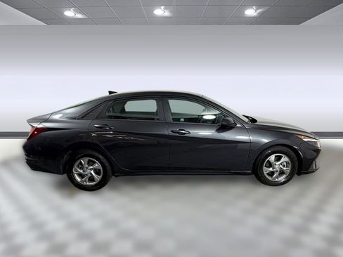 Used 2021 Hyundai Elantra SE FWD image 8