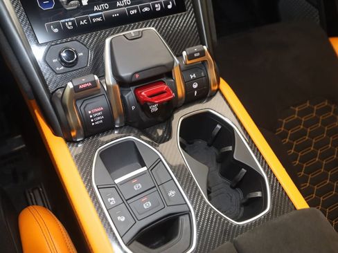 Used 2021 Lamborghini Urus image 47