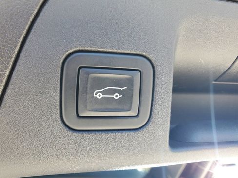 Used 2022 Buick Envision Avenir w/ Technology Package II image 9