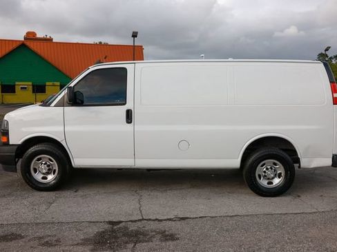 Used 2021 Chevrolet Express 2500 w/ Driver Convenience Package RWD image 4