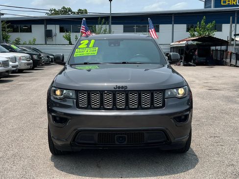 Used 2021 Jeep Grand Cherokee Laredo X RWD image 3