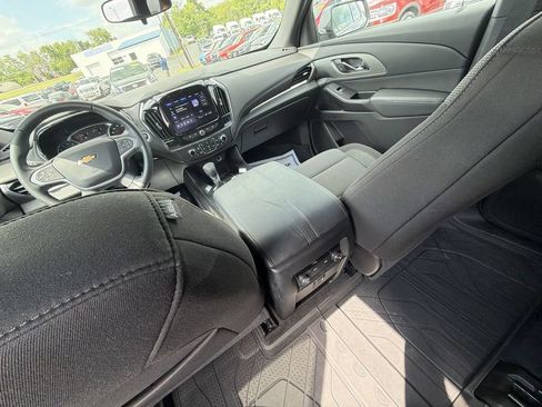 Used 2023 Chevrolet Traverse LT FWD image 26