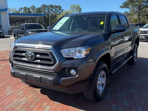 Used 2023 Toyota Tacoma SR5 RWD image 6