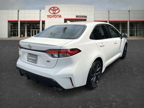 Certified 2025 Toyota Corolla SE FWD image 5