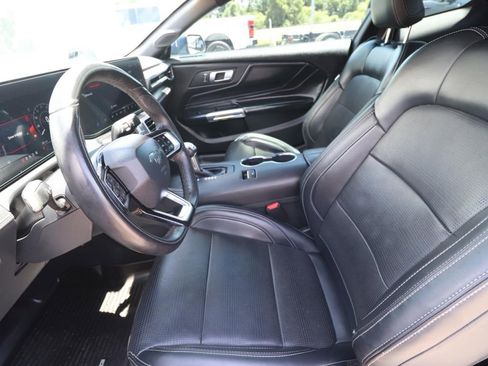 Used 2025 Ford Mustang GT Premium RWD image 2