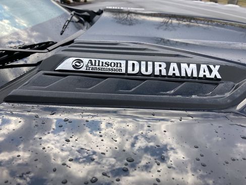 Used 2022 Chevrolet Silverado 3500 High Country w/ Snow Plow Prep/Camper Package image 9