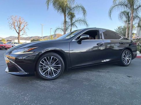 Used 2024 Lexus ES 300h w/ Premium Package FWD image 15