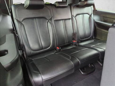 Used 2024 Jeep Wagoneer L Series II RWD image 19