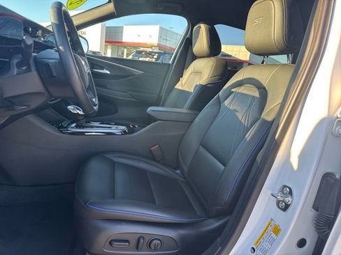 Used 2025 Buick Envista Sport Touring w/ Convenience I Package image 16