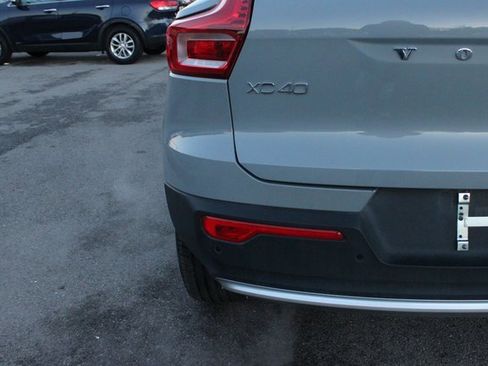 Used 2025 Volvo XC40 B5 Plus image 37
