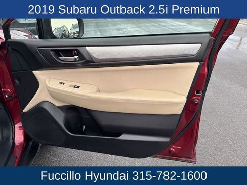 Used 2019 Subaru Outback 2.5i Premium image 16