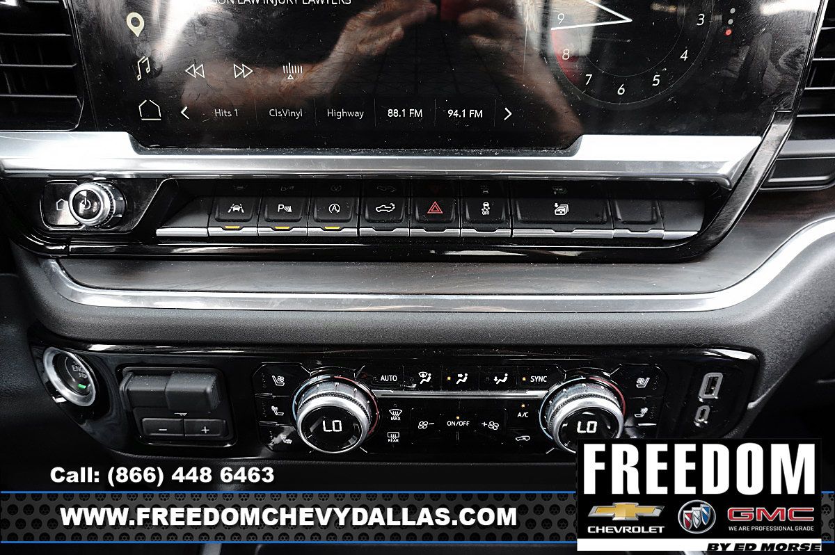 Used 2023 GMC Acadia SLE w/ Driver Convenience Package FWD image 17