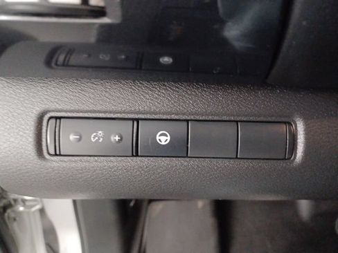 Used 2024 Nissan Pathfinder SV FWD image 19