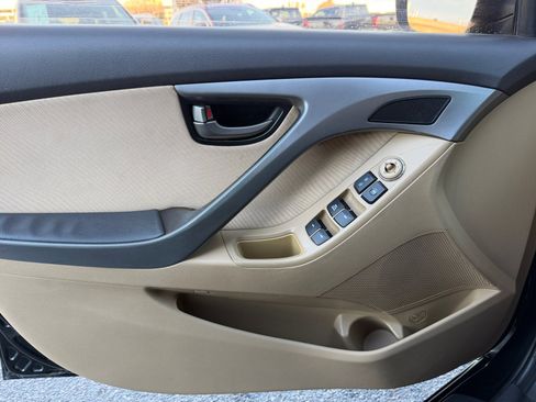 Used 2013 Hyundai Elantra GLS w/ Preferred Pkg image 13