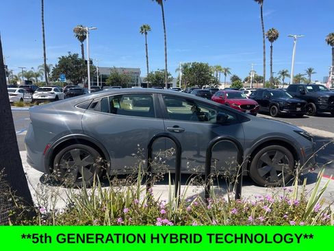 Used 2023 Toyota Prius LE FWD image 6