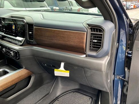 Used 2022 Chevrolet Silverado 1500 High Country image 17