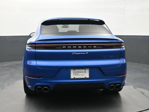 Certified 2025 Porsche Cayenne S AWD/4WD image 22