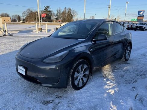 Used 2023 Tesla Model Y Long Range image 31