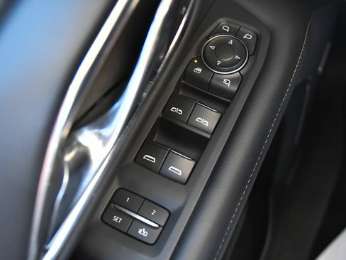 Used 2023 Chevrolet Suburban Premier RWD image 37