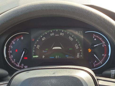 Used 2024 Toyota RAV4 XLE FWD image 21