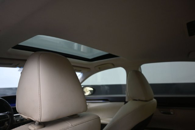 Used 2017 Lexus ES 350 w/ Premium Package FWD image 20