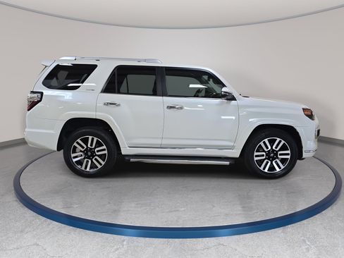 Used 2022 Toyota 4Runner Limited AWD/4WD image 5