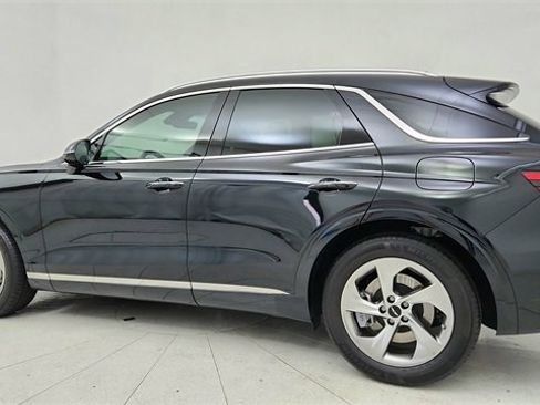 Used 2026 Genesis GV70 2.5T Select image 4