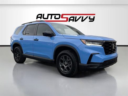 Used 2025 Honda Pilot TrailSport image 1
