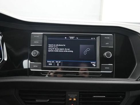 Used 2024 Volkswagen Jetta SE FWD image 16