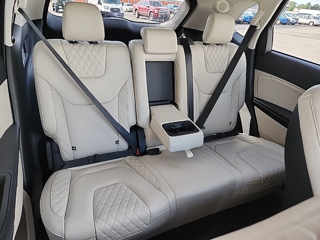 Used 2024 Ford Edge SEL w/ Convenience Package AWD/4WD image 39