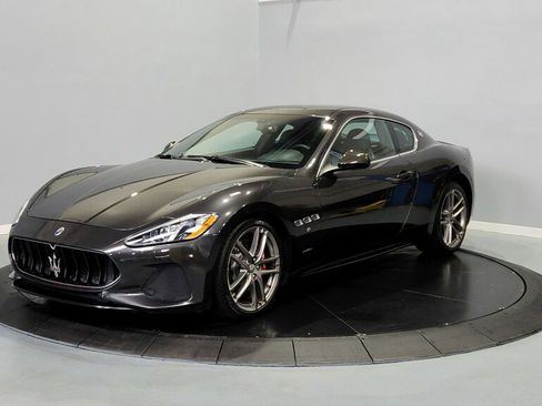 Used 2018 Maserati GranTurismo Sport image 3