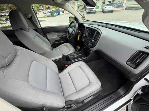 Used 2019 Chevrolet Colorado W/T w/ WT Convenience Package RWD image 17