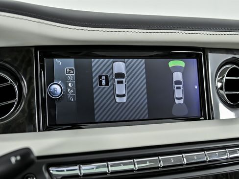 Used 2013 Rolls-Royce Phantom Sedan image 36