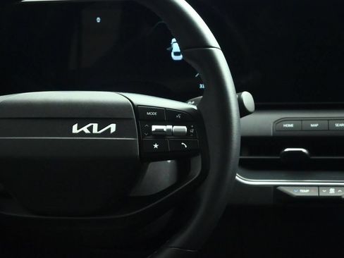 Certified 2025 Kia K4 EX FWD image 43