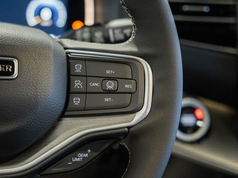 New 2026 Jeep Grand Wagoneer L 4WD image 33