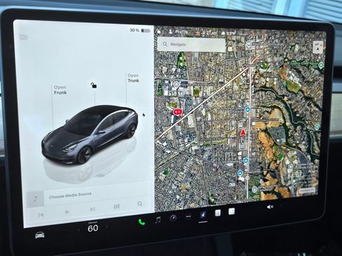 Used 2023 Tesla Model 3 Standard Range RWD image 17